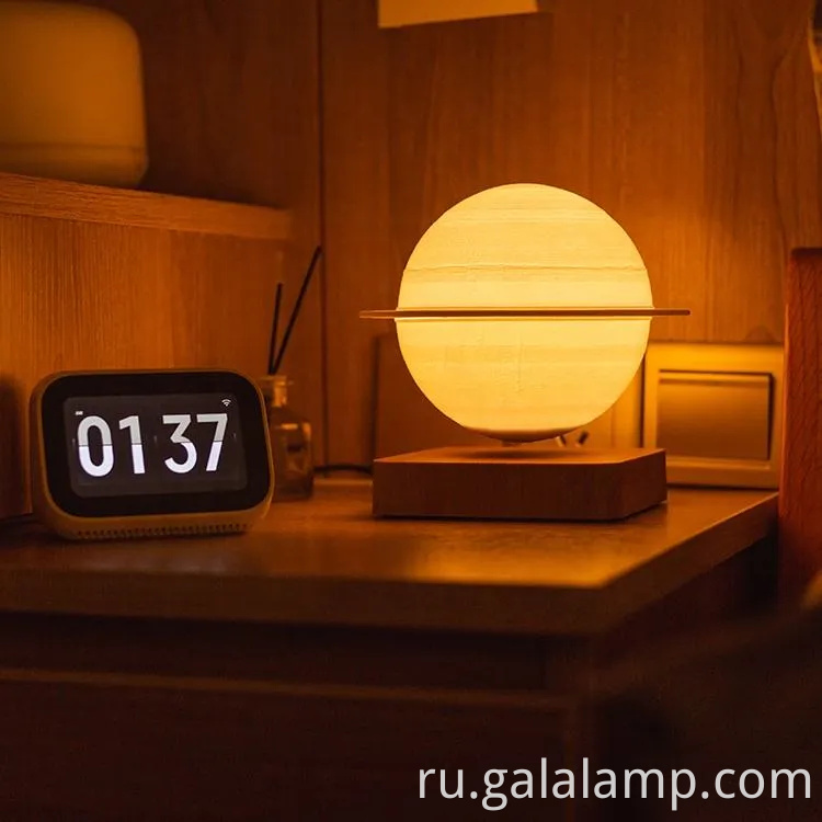 Автобиографические светильники сатун, атмосфера